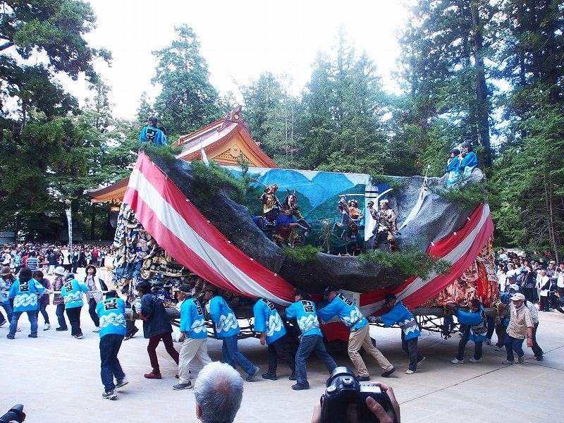 毎年9月26日、27日に穂高神社にて開催される御船祭