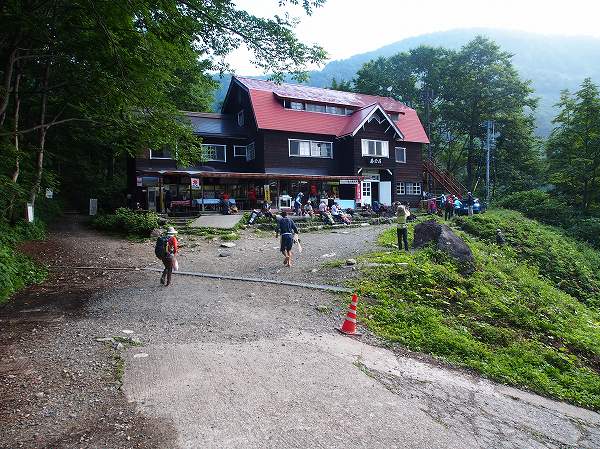 登山口の村営猿倉荘
