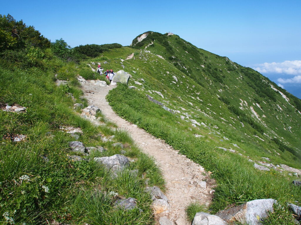 二重山稜の先に奥大日岳