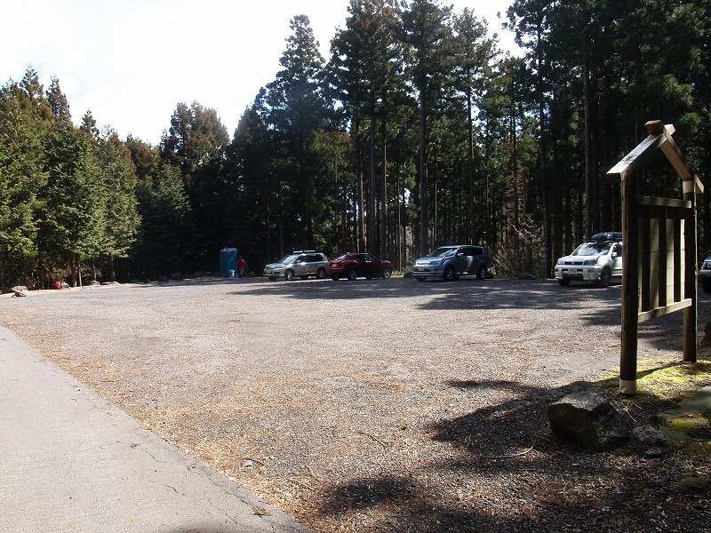 山神社駐車場