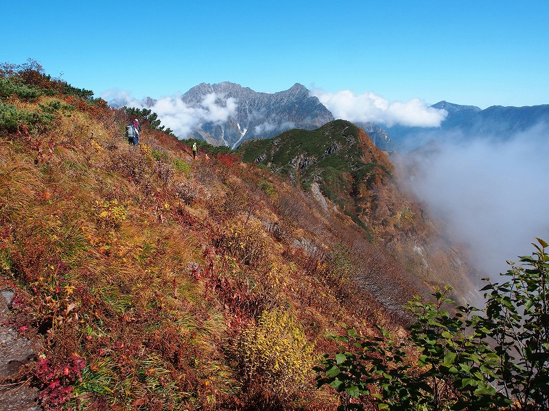 霞沢岳から徳本峠を経由し上高地へ