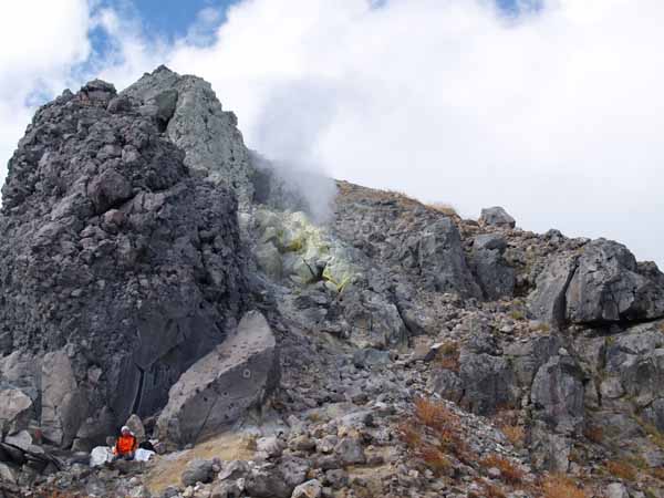 焼岳北峰の噴気孔