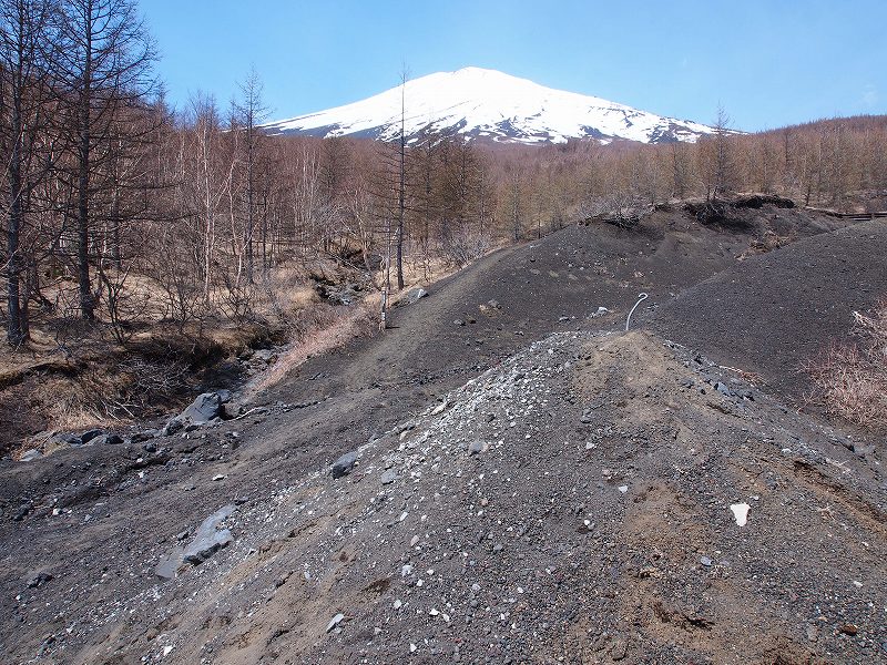 富士山特有の砂礫の斜面