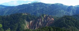 神坂峠登山口から恵那山