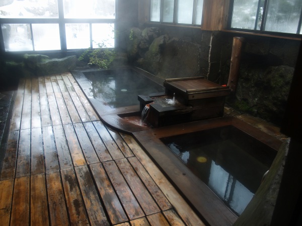 唐沢鉱泉で日帰り入浴はお勧めです。入った後も湯ざめすることなく、いつまでもポカポカしていました。（冬期１月中旬～４月初旬は積雪のため休業）