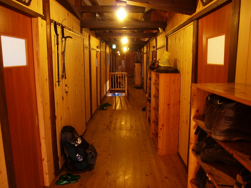 寝室の廊下