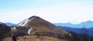 獅子岩登山口（平沢峠）から飯盛山