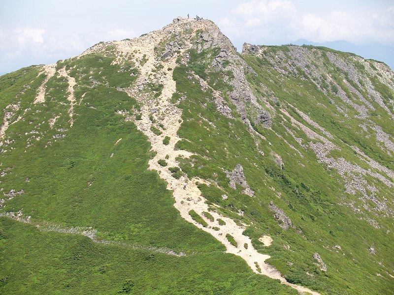 西天狗岳から東天狗岳を写す。