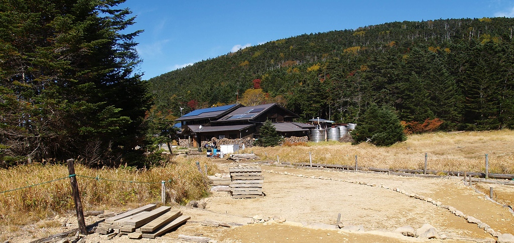 黒百合ヒュッテ-山小屋-登山初心者の八ヶ岳登山ルートガイド