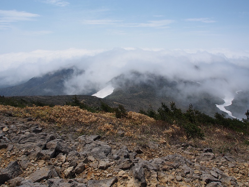 箕輪山から望む安達太良連峰の主稜線