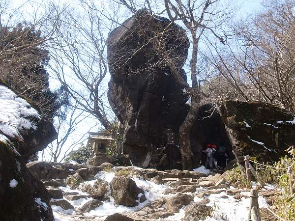 北斗岩と小原木神社の祠