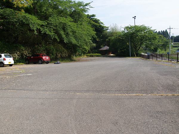 妙義神社前の富岡市営無料駐車場