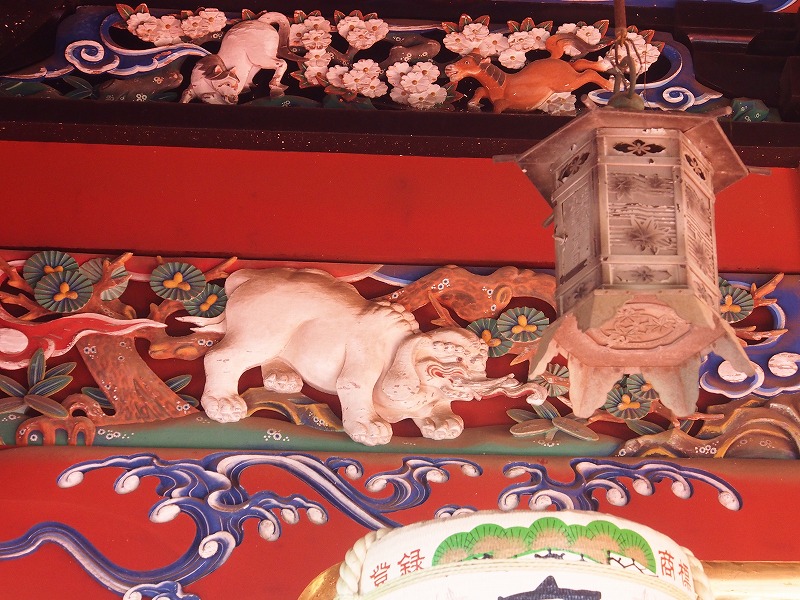 飯縄権現堂の「白い象」の彫刻
