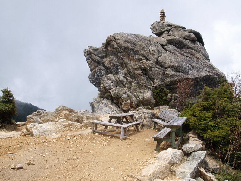 金峰山小屋上の休憩スポット